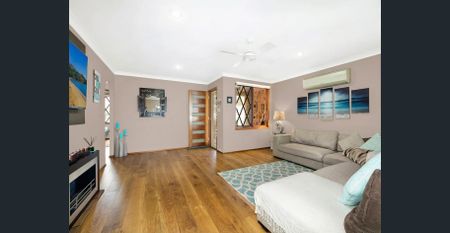 Charming Single-Story Brick Home with Spacious Backyard and Modern Interiors - Photo 5