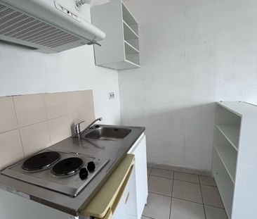 Location Appartement 1 pièce 22m² TOULON 83100 - Photo 2