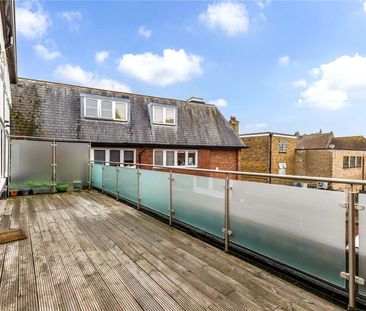 A modern two bedroom, two bathroom apartment in the centre of Harpe... - Photo 2