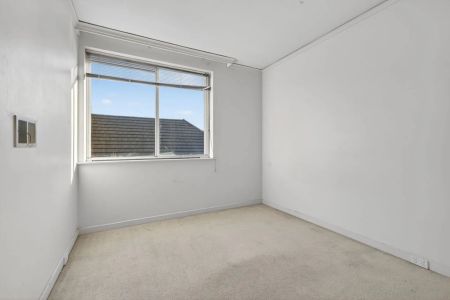 Secure living in Prime Location - Photo 2