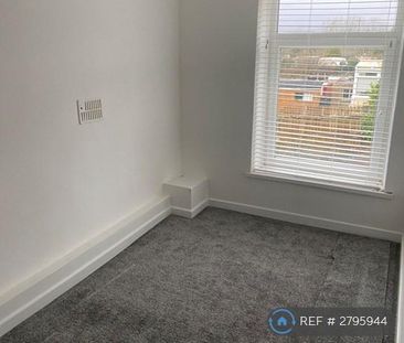 2 bedroom semi-detached house to rent - Photo 5