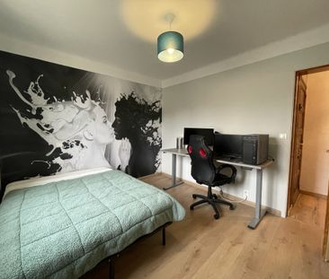 Location Appartement 4 pièces 70m² BARAQUEVILLE 12160 - Photo 4