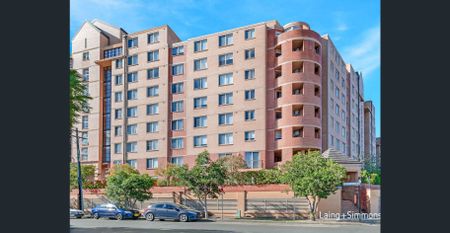 Modern Two Bedroom Apartment - Photo 5