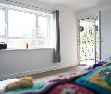 2 bedroom flat to rent - Photo 5