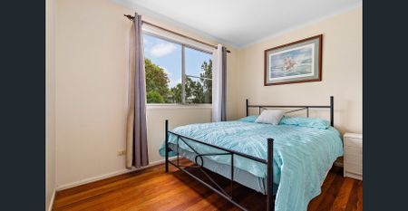 Spacious Split-Level Family Home with Great Outdoor Living ! - Photo 3