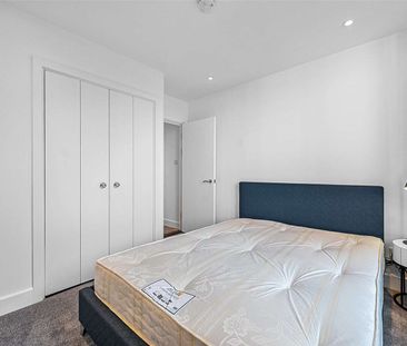 West Smithfield, London, EC1A 9HZ - Photo 4