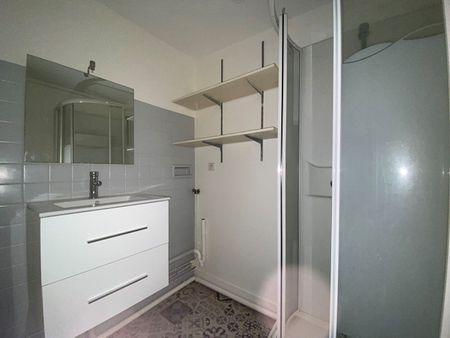 Location Appartement 3 pièces 66m² - Photo 3