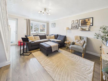 3 bedroom semi-detached house to rent - Photo 2