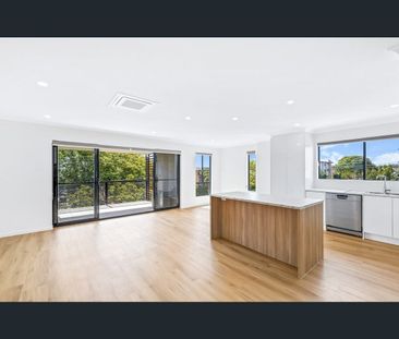 2/15 Wellington Street, Coorparoo, Qld 4151 - Photo 3