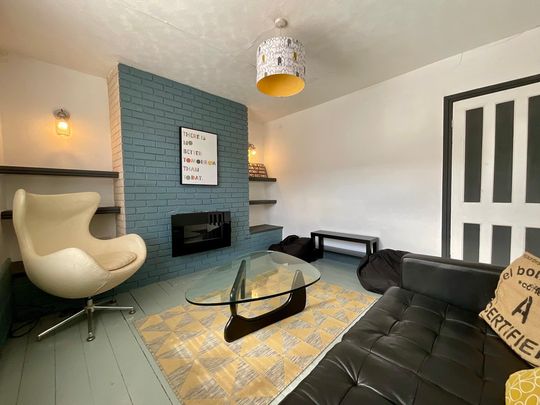 2 bedroom Mid Terraced House to let - Photo 1