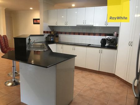 Spacious Family Living in Prime Location! - Photo 2