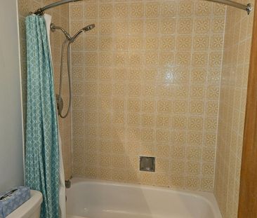 For Lease - 4 Avalon Place Unit# 102, Kitchener, Ontario - Photo 2