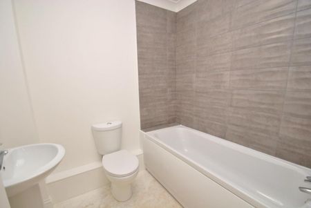 2 bedroom terraced house to rent - Photo 4