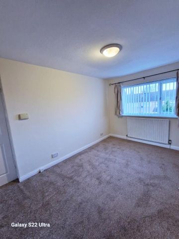 3 bedroom semi-detached house to rent - Photo 4