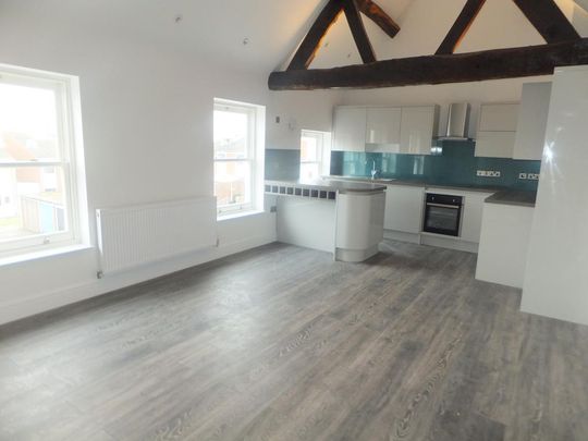 2 bedroom flat to rent - Photo 1