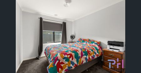 NEAT HOME WITH SIDE ACCESS AND SHEDDING! - Photo 3