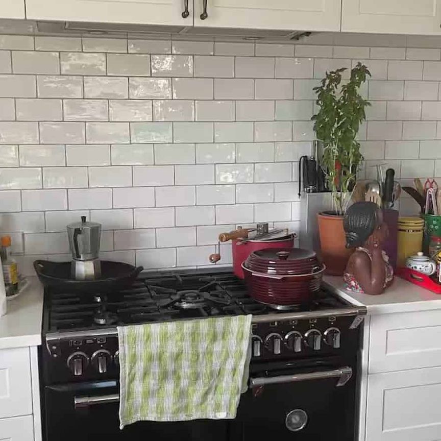 Havelock North - Muritai Crescent "Casa da Karina" 5 Month fixed term - Photo 1