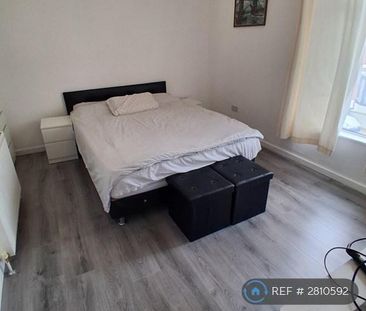 1 bedroom in a house share to rent - Photo 6