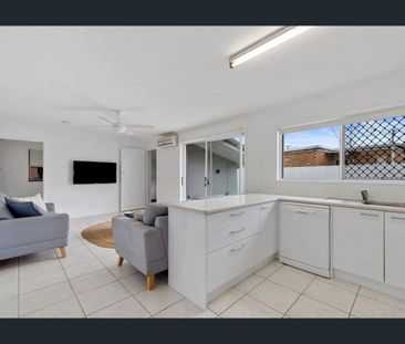 DUPLEX LIVING - JUST 500M TO THE BEACH - Photo 6