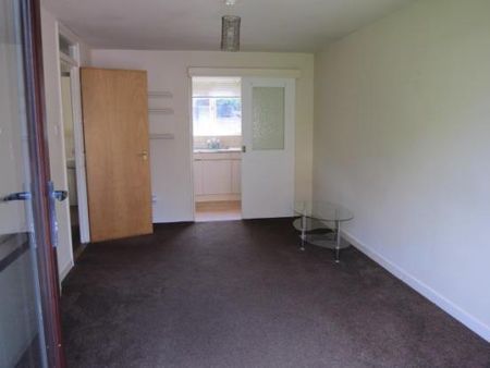 1 bedroom ground floor flat to rent - Photo 5