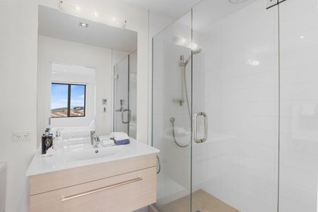 Stylish, High-Quality Townhouse in AlbanyÃ¢€™s Gated Community - Photo 5