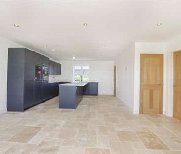 4 bedroom detached house to rent - Photo 4