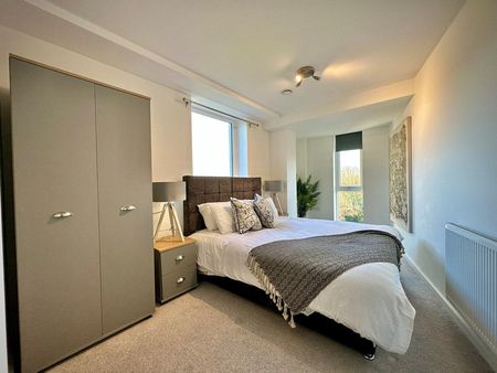 High Street - Photo 3