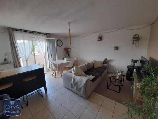 Location Appartement 3 pièces 60m² BEUVRAGES 59192 - Photo 1