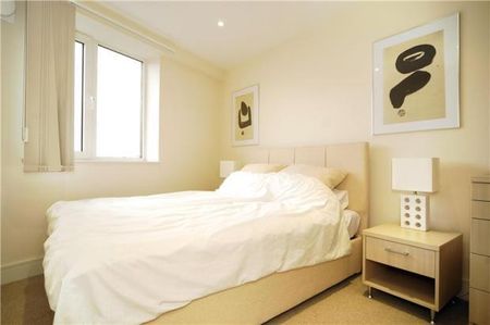 Chiswick High Road, London, W4 5RR - Photo 2