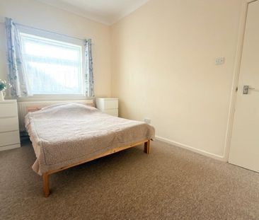 High Street - Photo 5