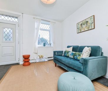 2 bedroom House To Let - Photo 2