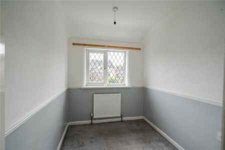 3 bedroom terraced house to rent - Photo 3