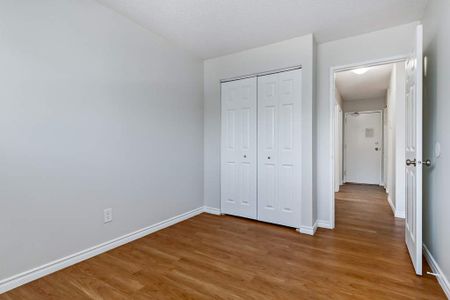 Renovated Suite - 1 Bedroom - Photo 2