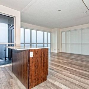 Incredible 1 Bedroom Corner Suite with City Views in Downtown Toronto - Photo 2