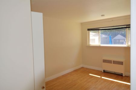 For Lease - 277 Glenforest Road Unit# Main, Toronto, Ontario - Photo 2