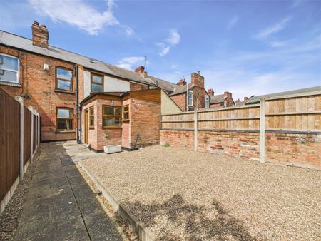 2 bedroom Terraced House to rent - Photo 5