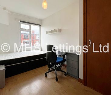 8 Bedroom Mid Terraced House for rent in Manor Drive - Photo 5
