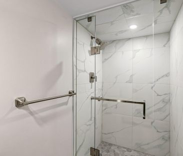 For Lease - 75 St. Andrews Court, Aurora, Ontario - Photo 5