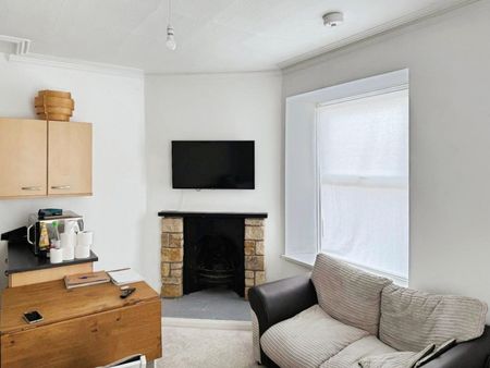 2 bedroom House To Let - Photo 2