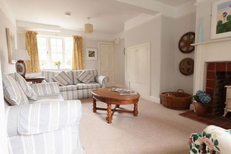 2 bedroom detached house to rent - Photo 2