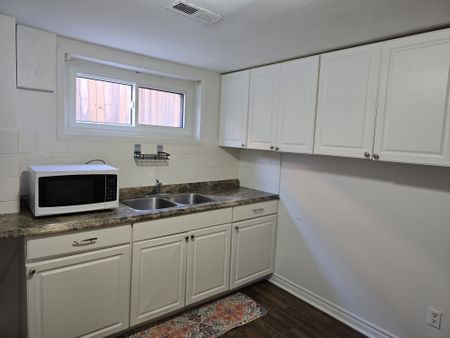 For Lease - 73 Fallingdale Crescent, Toronto, Ontario - Photo 4