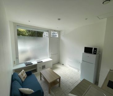 Location Appartement 2 pièces 24m² - Photo 2
