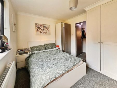 Conway Gardens, Grays, RM17 - Photo 2