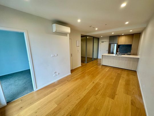 Modern Two Bedroom Apartment - Photo 1