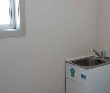 Charming 3BR cottage in Western Heights - Photo 4