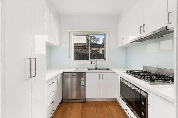 2/2 South Box Court, Hadfield VIC 3046 - Photo 1