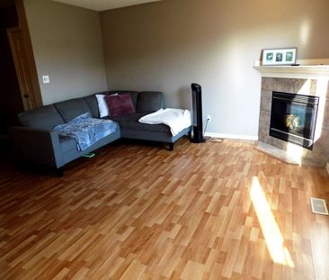 8207 8 Avenue SW - Photo 2