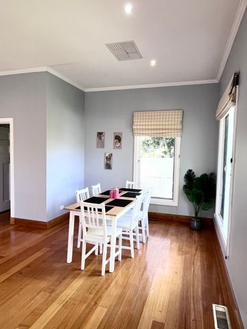 Surrey Hills - Photo 3