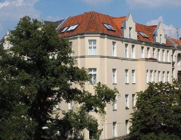 Altbaucharme trifft Wohnkomfort 4-Zimmer-Altbauwohnung in Wilmersdorf! - Foto 1