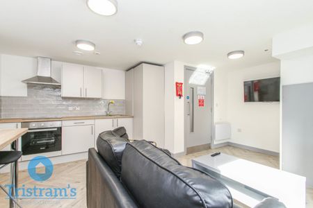 5 bed Apartment for Rent - Photo 5